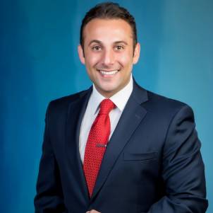 Dr. Arash Hakhamian - CEO Dentulu